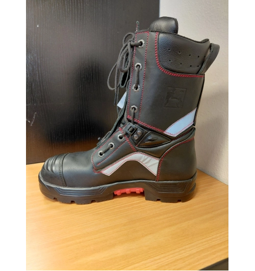 Obuv hasičská poloholeňová s goretexem vel.42                                                                                                                                                                                                             